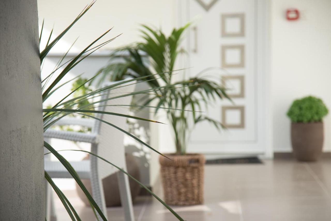 Vertigo Seaside Apartments Nikiti  Dış mekan fotoğraf