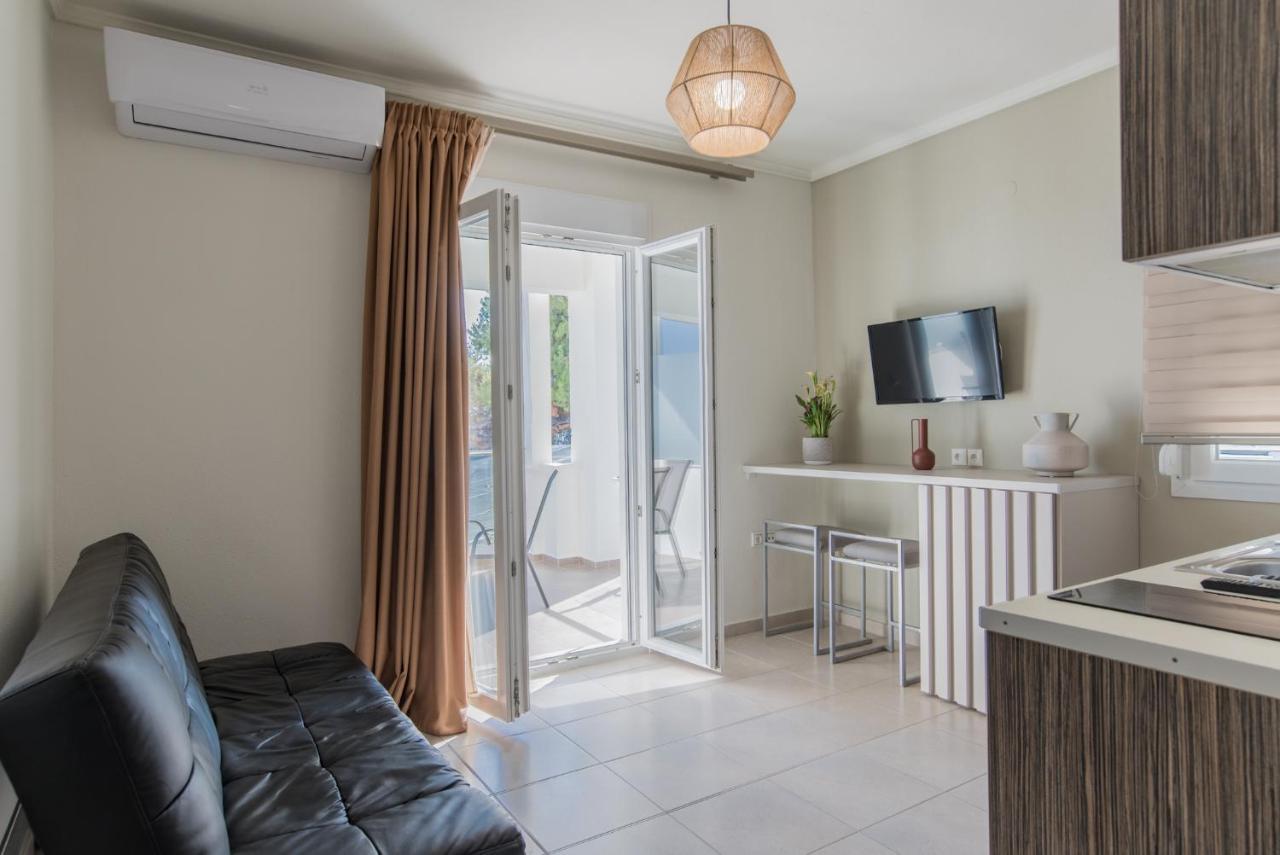 Vertigo Seaside Apartments Nikiti  Dış mekan fotoğraf
